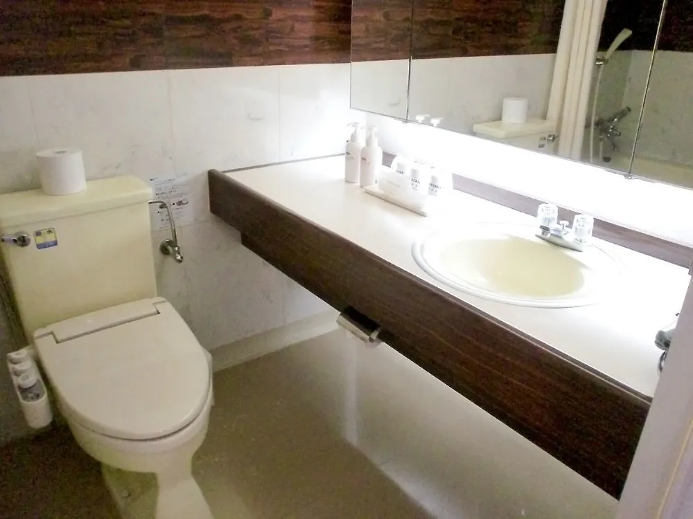 Asahikawa Business Hotel 2*,